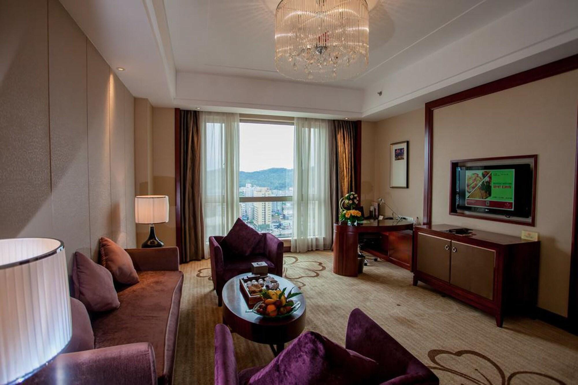 Ramada Plaza Shaoguan City Centre Ngoại thất bức ảnh