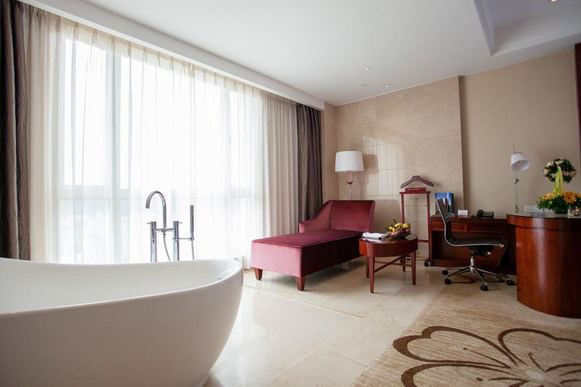 Ramada Plaza Shaoguan City Centre Ngoại thất bức ảnh